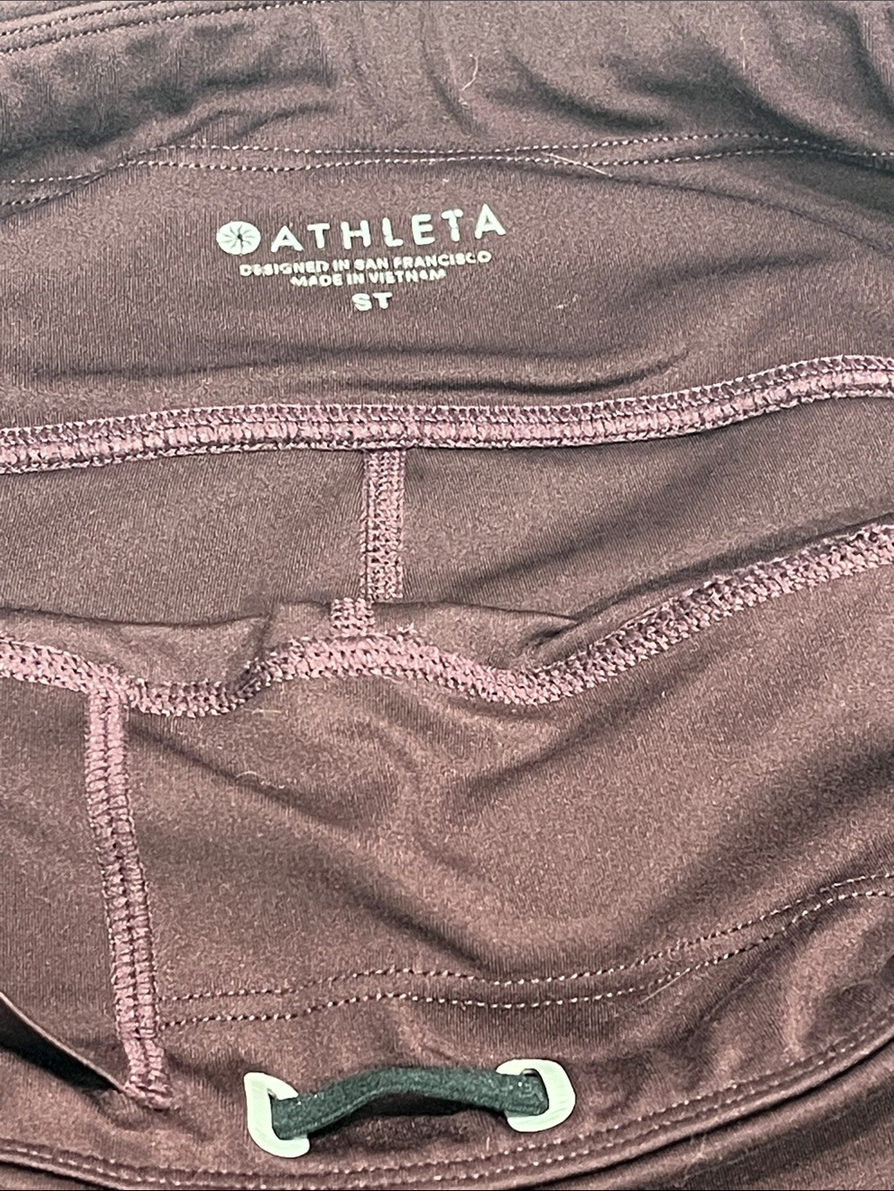 Athleta ST Burgundy 3/4 Capri Leggings Reflective Trim Zip Pocket Sz Small Tall - Picture 3 of 8